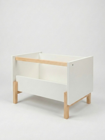 SIMPLBOX (6.0) - biała skrzynka na drewnianych nóżkach do pionowego składowania