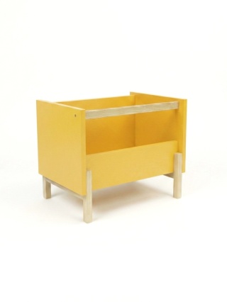 SIMPLBOX (6.0) - żółta skrzynka na drewnianych nóżkach do pionowego składowania