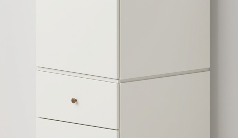 Szafa do sufitu i na pełną szerokość. Modułowa szafa SMPL o błyskawicznym montażu i z 4 szufladami. (3.1.4)