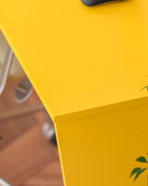 Wysyłka w 24h! B-EDGE2 ŻÓŁTE biurko z drewnianą nogą, asymetryczny kształt 120x60 Wysyłka w 24h! B-EDGE2 ŻÓŁTE biurko z drewnianą nogą, asymetryczny kształt 120x60