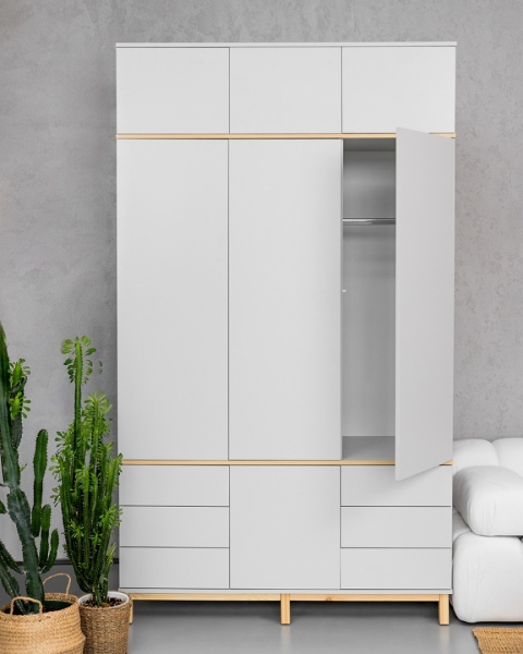 Trzydrzwiowa szafa na wymiar, z nadstawką, szafkami i szufladami - SZ-MODEL (3.3)